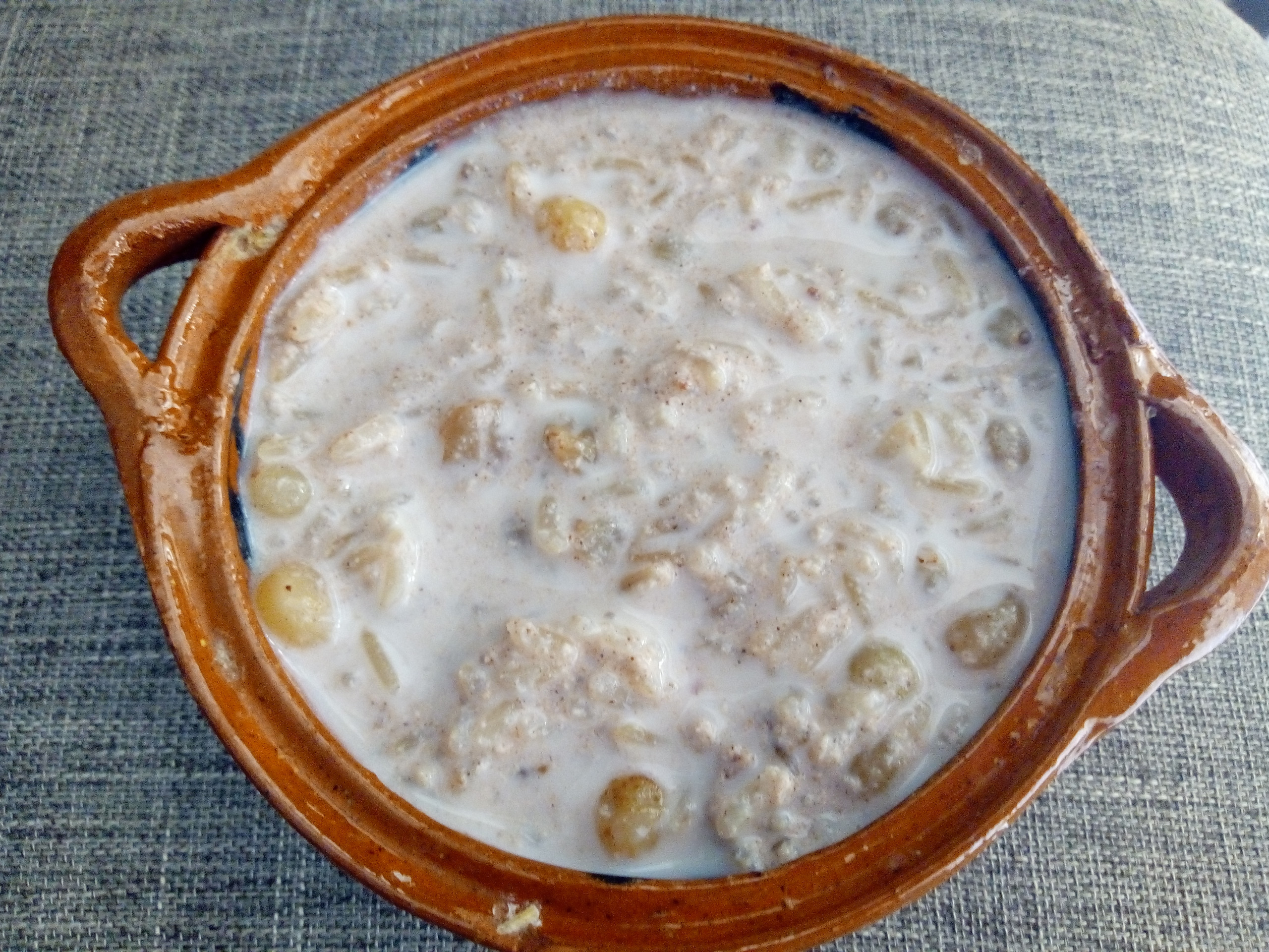 Arroz doce com uva passa