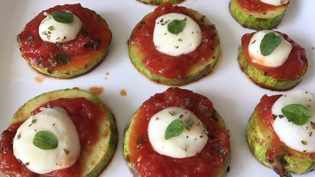 Abobrinha a moda caprese