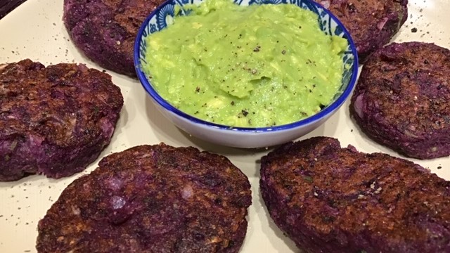 Croquetones de batata roxa e brócolis