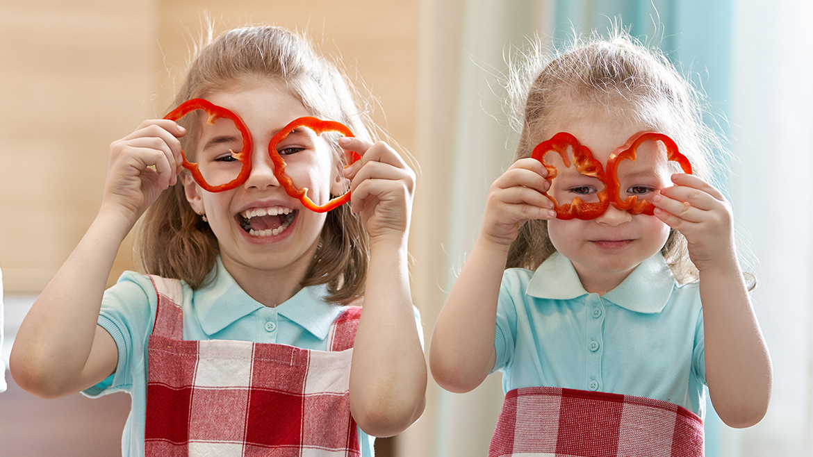 Incorpore os alimentos às atividades lúdicas das suas crianças