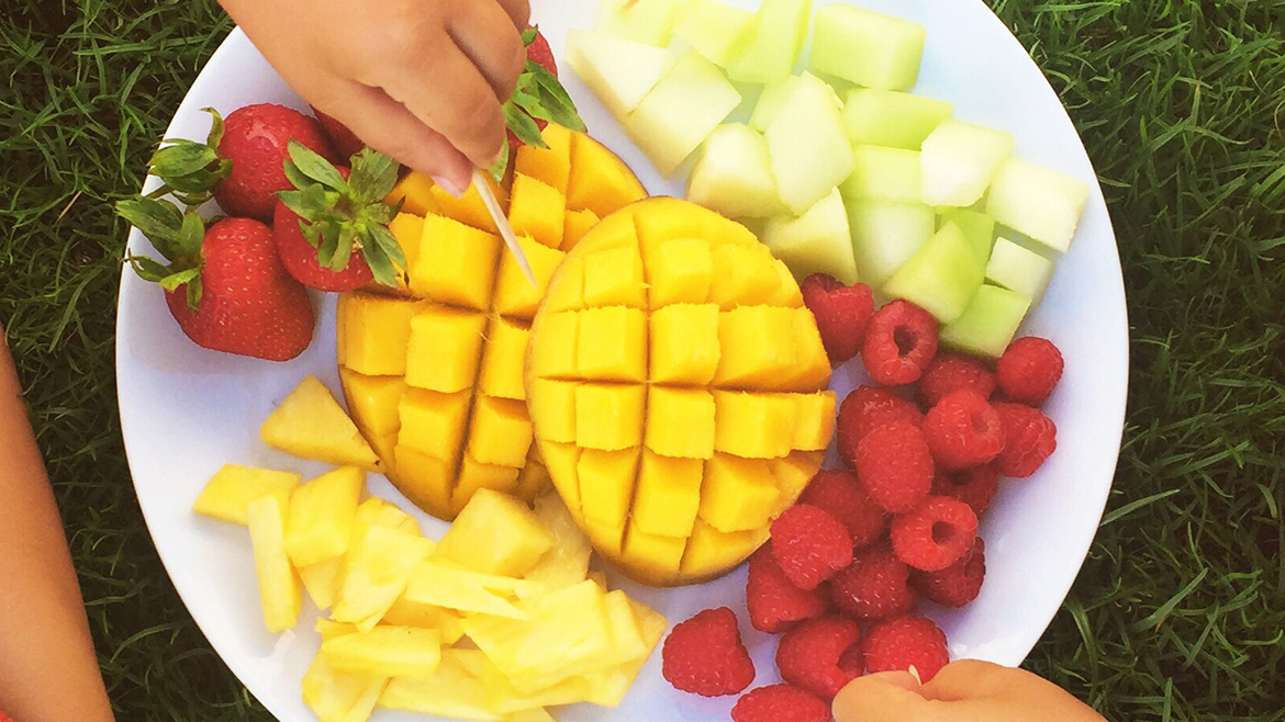 Como motivar a criança a experimentar um novo alimento?