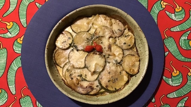 Abobrinha gratinada com alho poró e milho