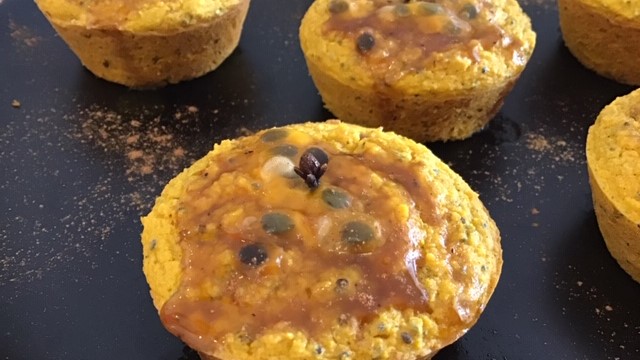 Bolo de cenoura com maracujá