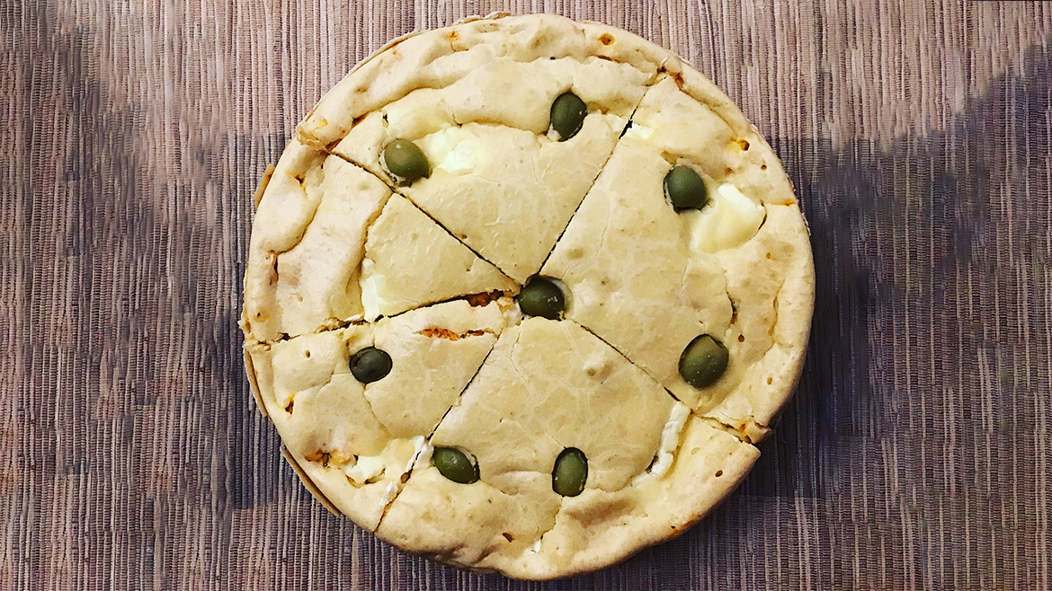 Torta de frango com muçarela de búfala